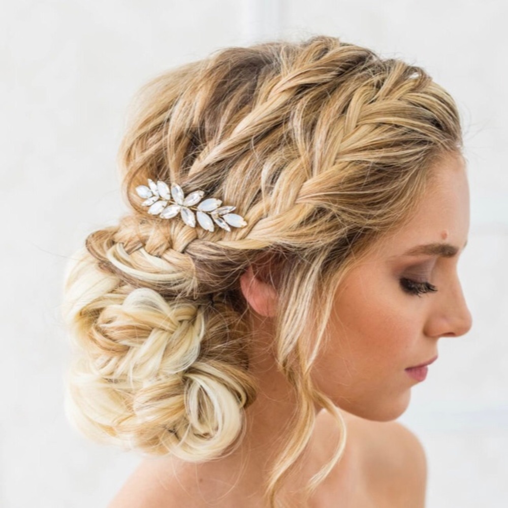 Brides & Hairpins Gold Comb w/crystals